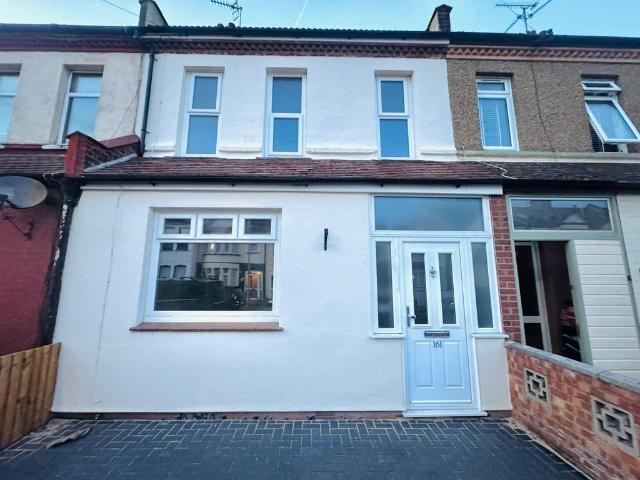 House for sale in Southchurch, Alton Barnes
