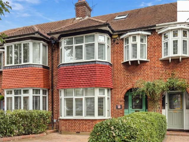 House for sale in Chingford Hatch, Greater London