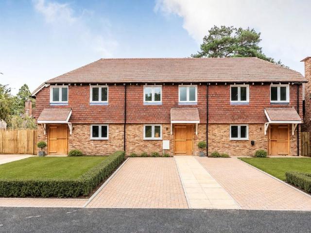 House for sale in Fole, Surrey