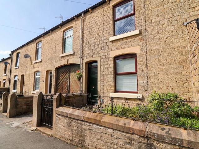 House for sale in Charlesworth, East Midlands