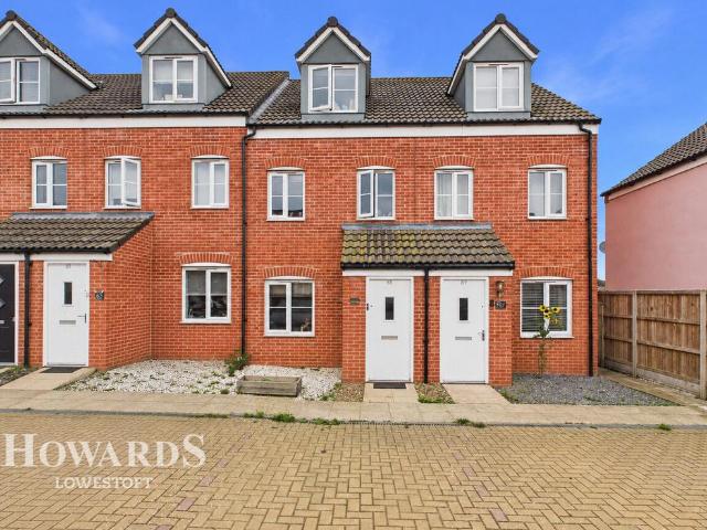House for sale in Oulton Broad, East Suffolk
