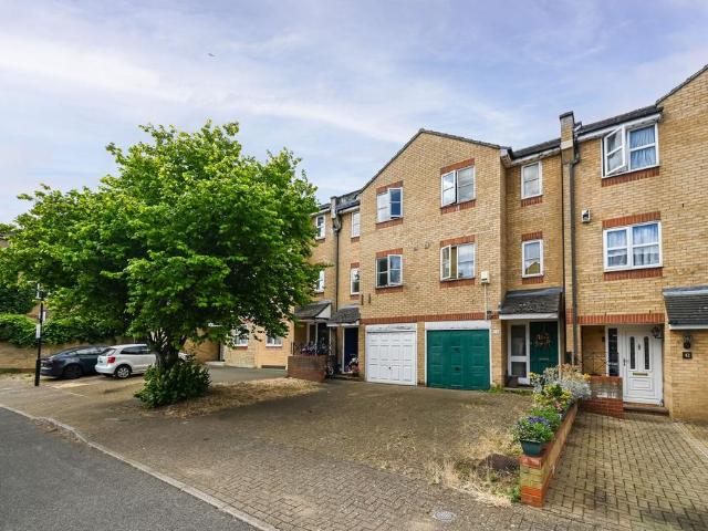 House for sale in Millwall, Greater London