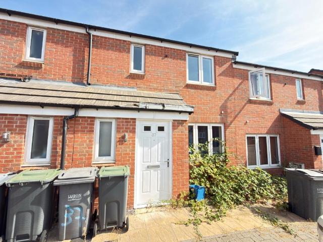 House for sale in Spring Park, Luton