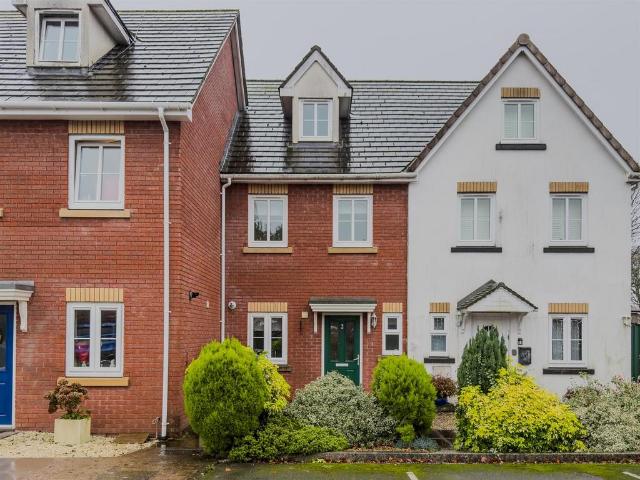 House for sale in Llantarnam, Wales