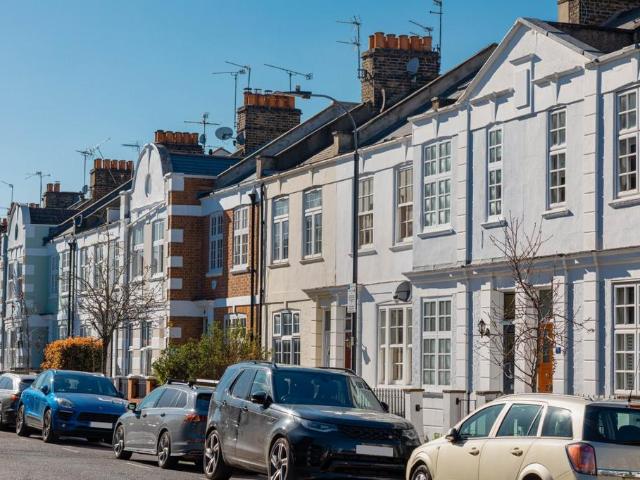House for sale in West Kensington, Greater London