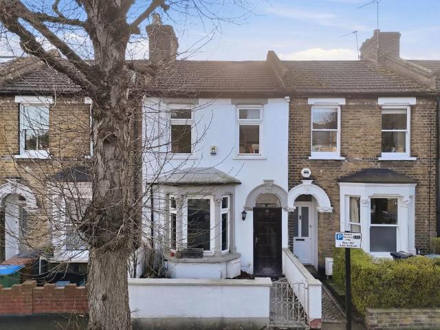 House for sale in Leytonstone, Greater London