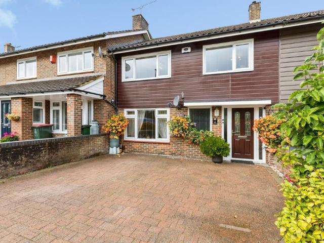House for sale in Gossops Green, Crawley