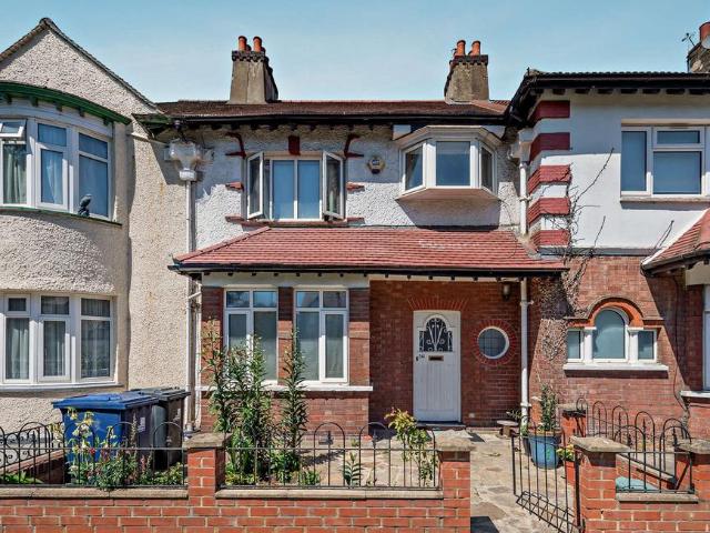 House for sale in London Borough of Ealing, Park Royal