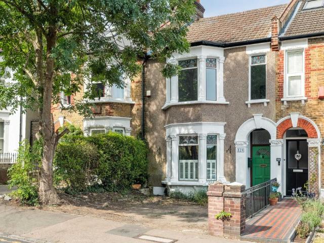 House for sale in Charlton, Greater London