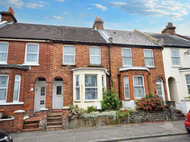 House for sale in Folkestone, Cheriton