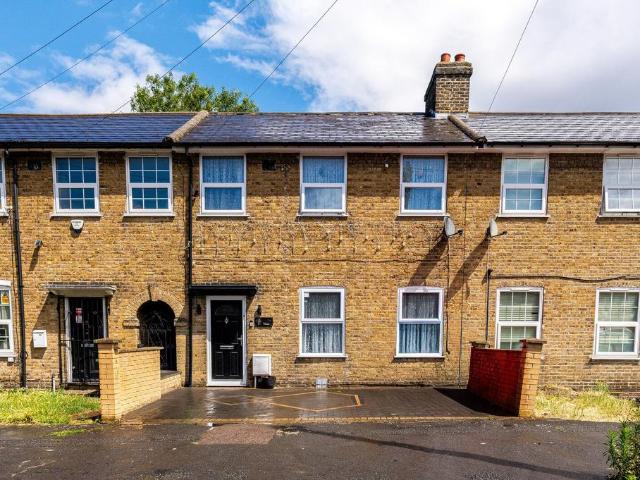 House for sale in London Borough of Lewisham, Ladywell