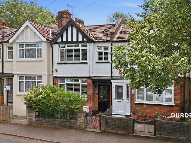 House for sale in Hale End, Greater London