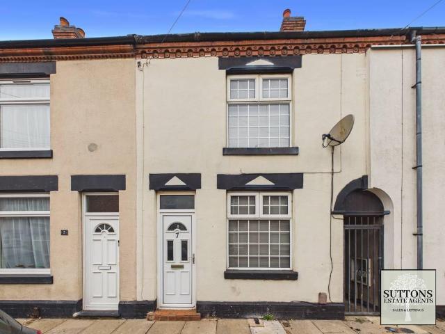 House for sale in Camp Hill, Warwickshire