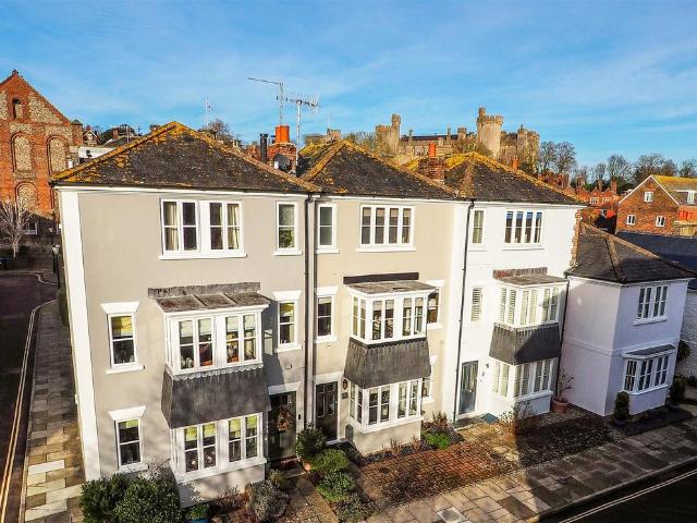 House for sale in Arundel, Clapham