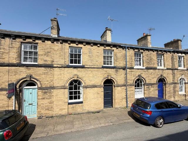House for sale in Baildon, West Yorkshire