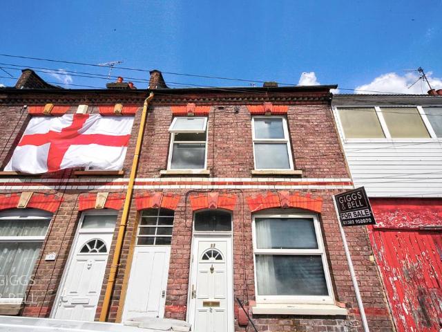 House for sale in Spring Park, Luton
