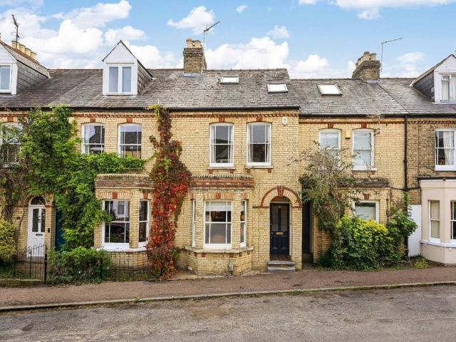 House for sale in Petersfield, Cambridge