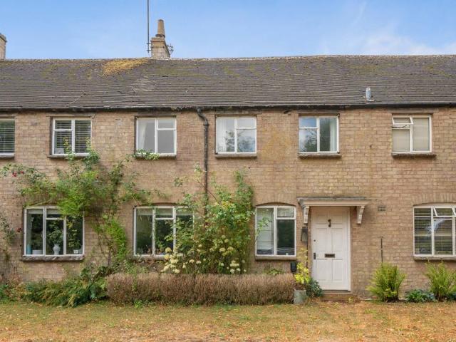 House for sale in Fossebridge, Gloucestershire