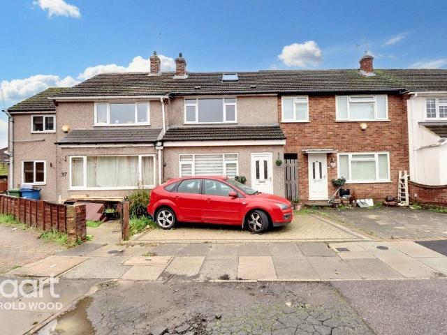 House for sale in Harold Hill, Greater London