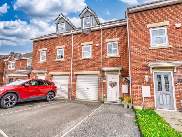 House for sale in Highfield, High Spen