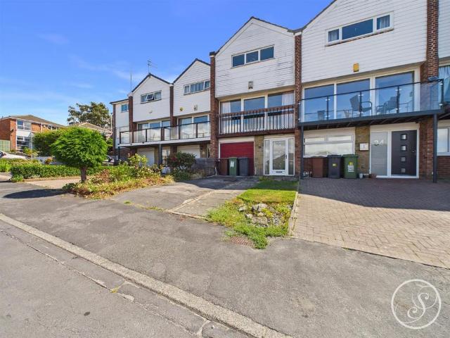 House for sale in Cookridge, West Yorkshire