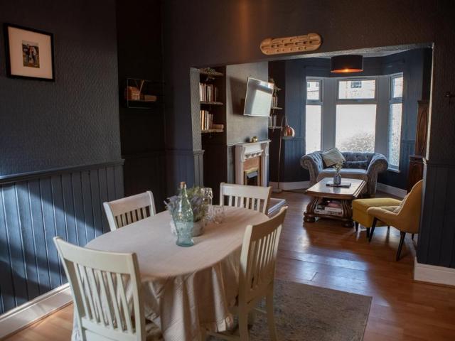 House for sale in Plasnewydd, Falcon Lodge