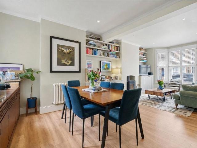 House for sale in Brondesbury, Greater London