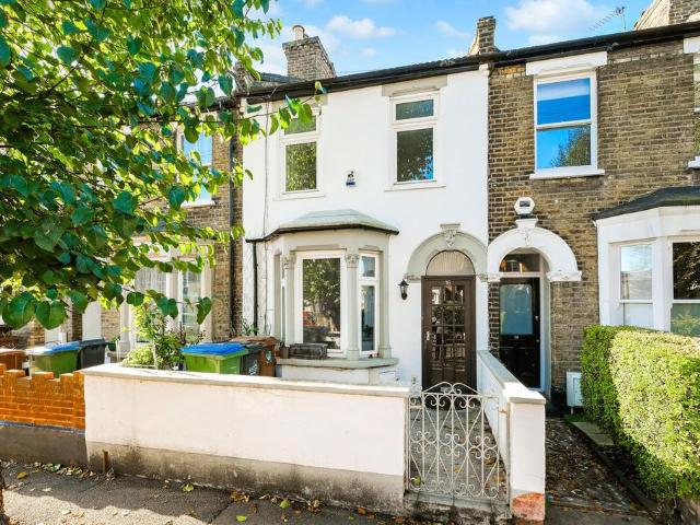 House for sale in Cann Hall, Leytonstone