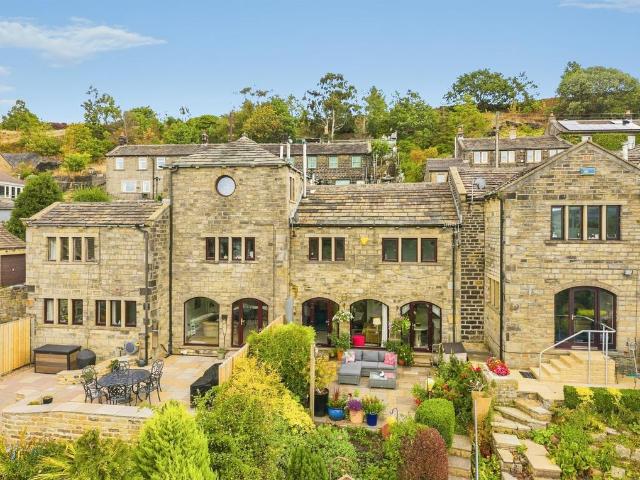 House for sale in Holme Valley, Holmfirth