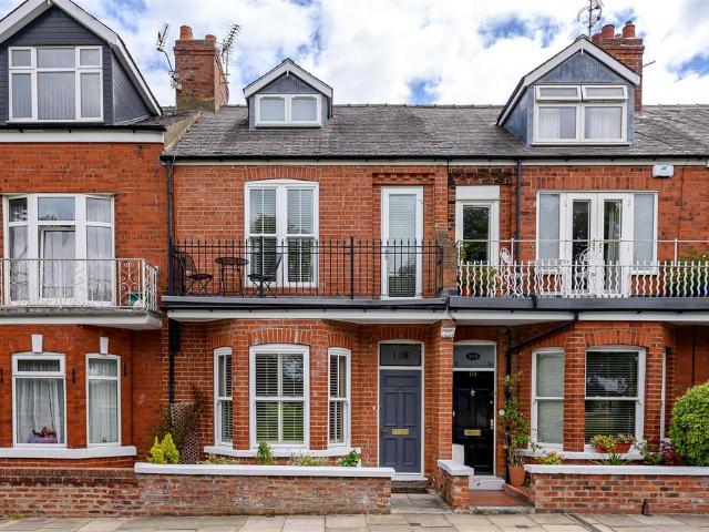 House for sale in High Field, York