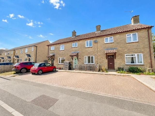 House for sale in Oaksey