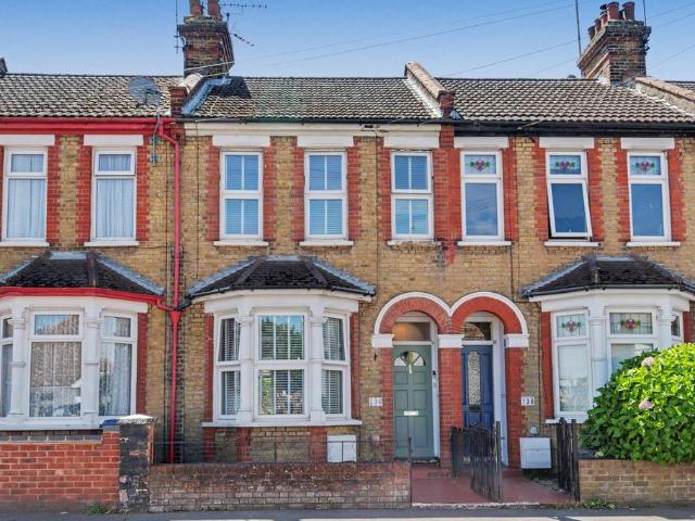 House for sale in Alton Barnes, Essex