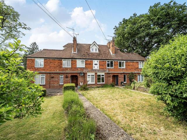House for sale in Fole, Surrey