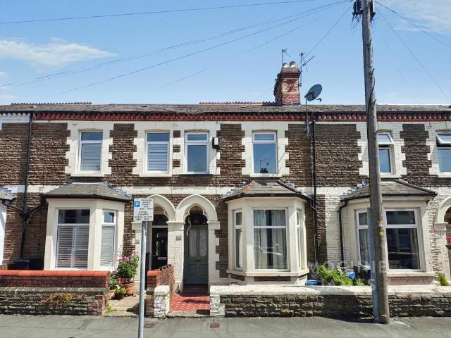 House for sale in Plasnewydd, Falcon Lodge
