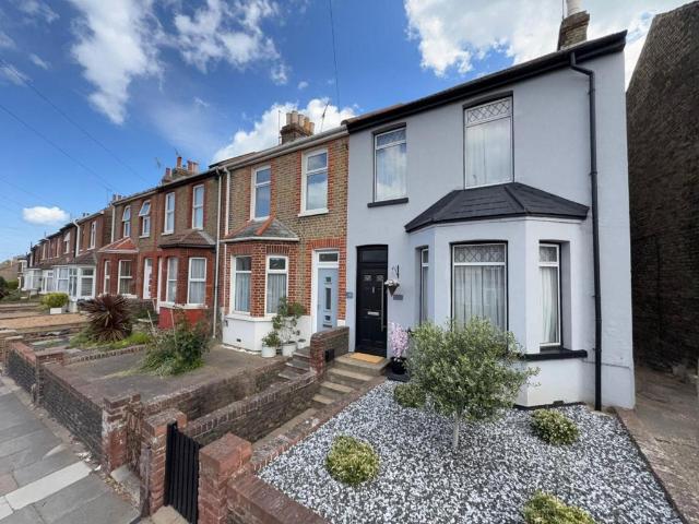 House for sale in Acol, Kent