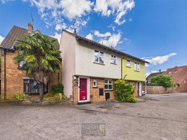 House for sale in Noak Hill, Noak Bridge