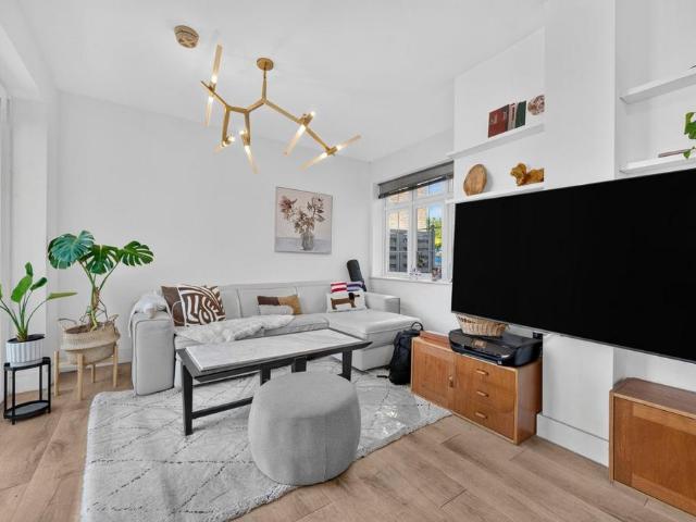 House for sale in Isle Of Dogs, Greater London