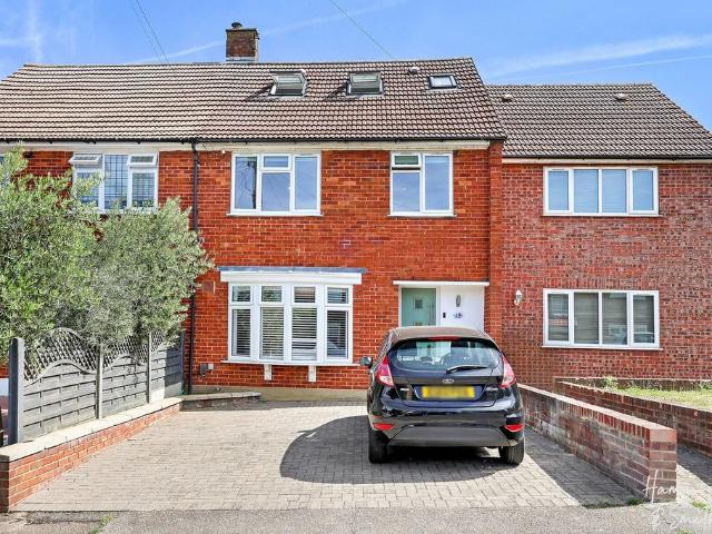House for sale in Ivy Chimneys, Epping