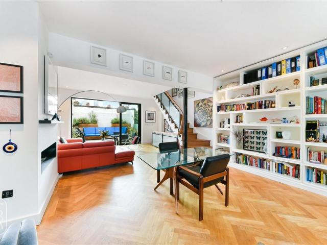 House for sale in Spitalfields, Whitechapel