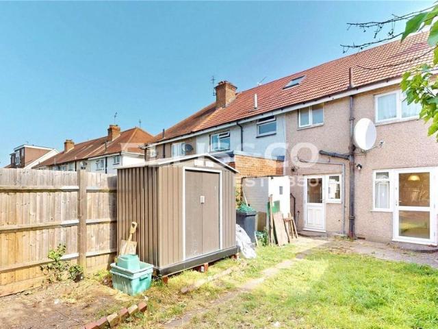 House for sale in London Borough of Ealing, Greenford