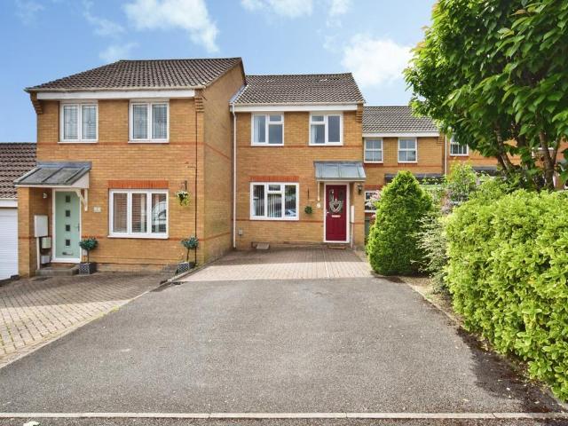 House for sale in Allington, Midway