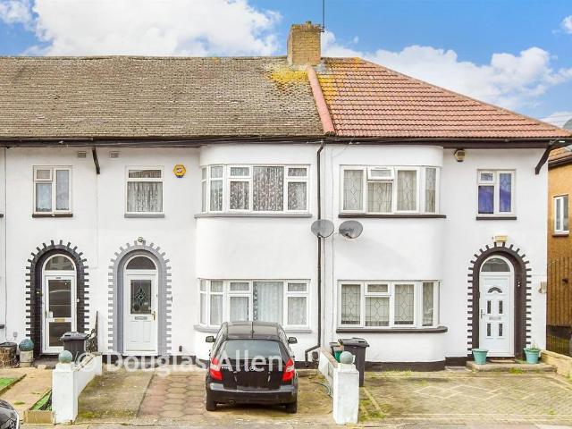 House for sale in London Borough of Redbridge, Greater London