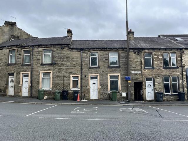 House for sale in Armitage Bridge, West Yorkshire