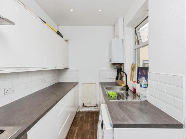 House for sale in Undercliffe, West Yorkshire