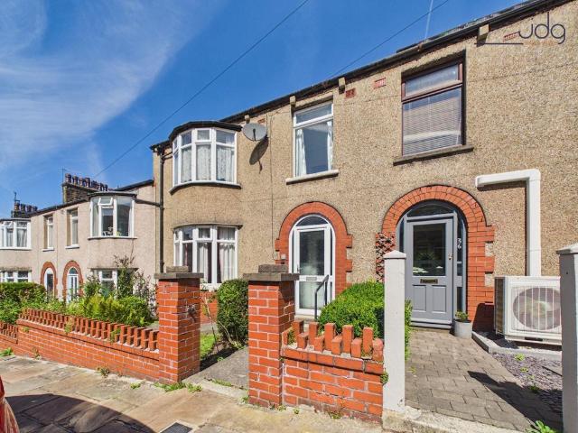 House for sale in Greaves, Bare
