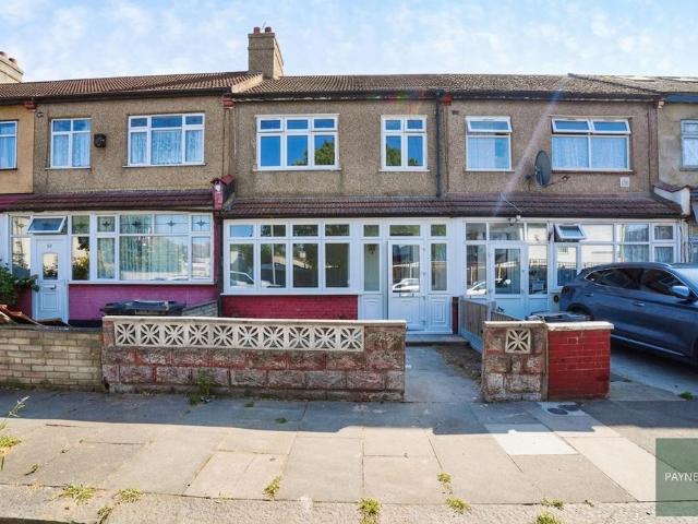 House for sale in Loxford, Seven Kings
