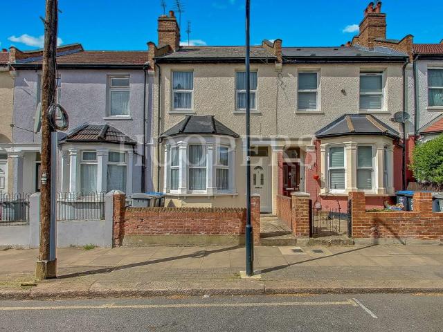 House for sale in Harlesden, Greater London