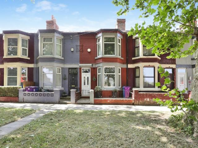 House for sale in Calderstones