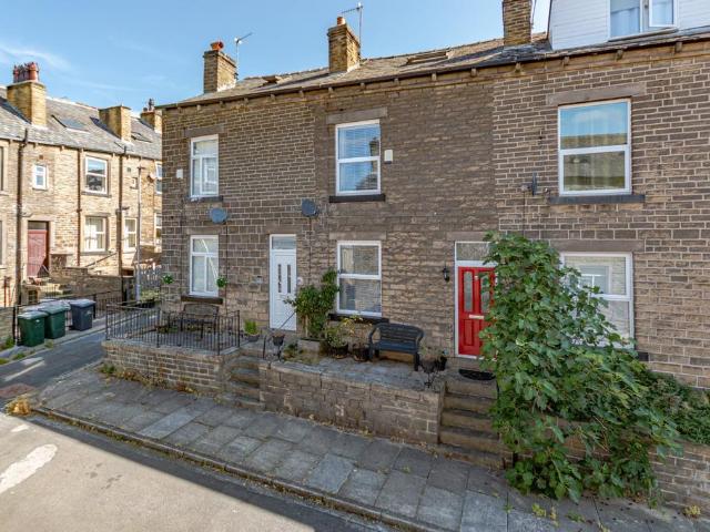 House for sale in Priestthorpe, Crossflatts