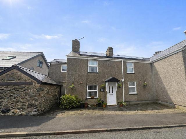 House for sale in Garndolbenmaen, Wales